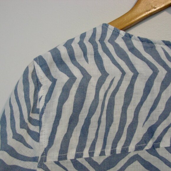 Linen Tunic Top Blue White Button Front Roll Tab Sleeves Tahari Plus Size 1X - Picture 14 of 15